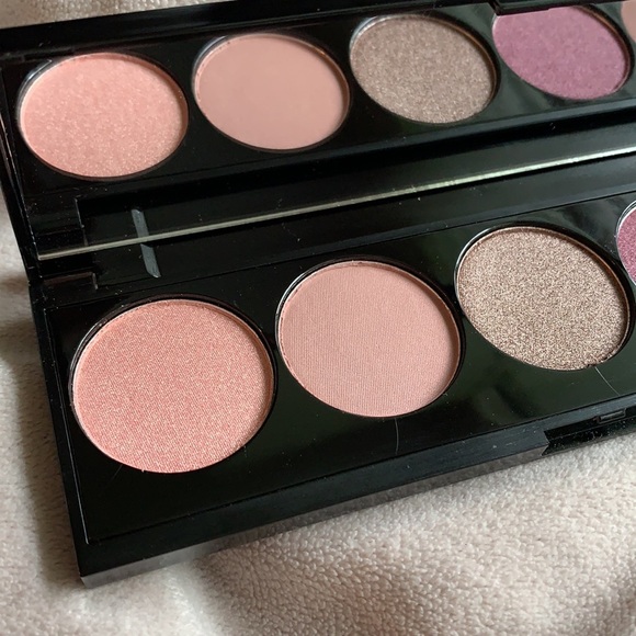 Laritzy Cosmetics Artistry Eyeshadow Palette in Royal - Picture 4 of 6